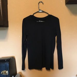 Black long-sleeve Tee